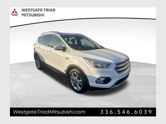 Used 2018 Ford Escape SE w/ Ford Safe & Smart Package image 1