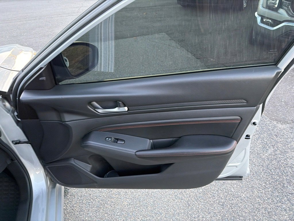 Used 2021 Nissan Altima 2.5 SR image 33