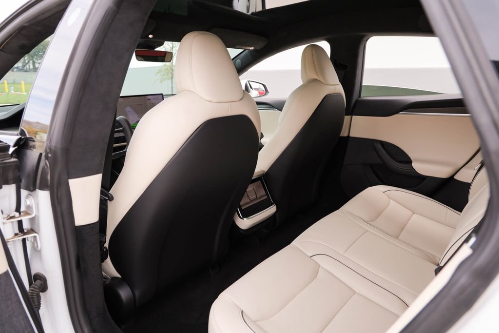 Used 2022 Tesla Model S Plaid image 27