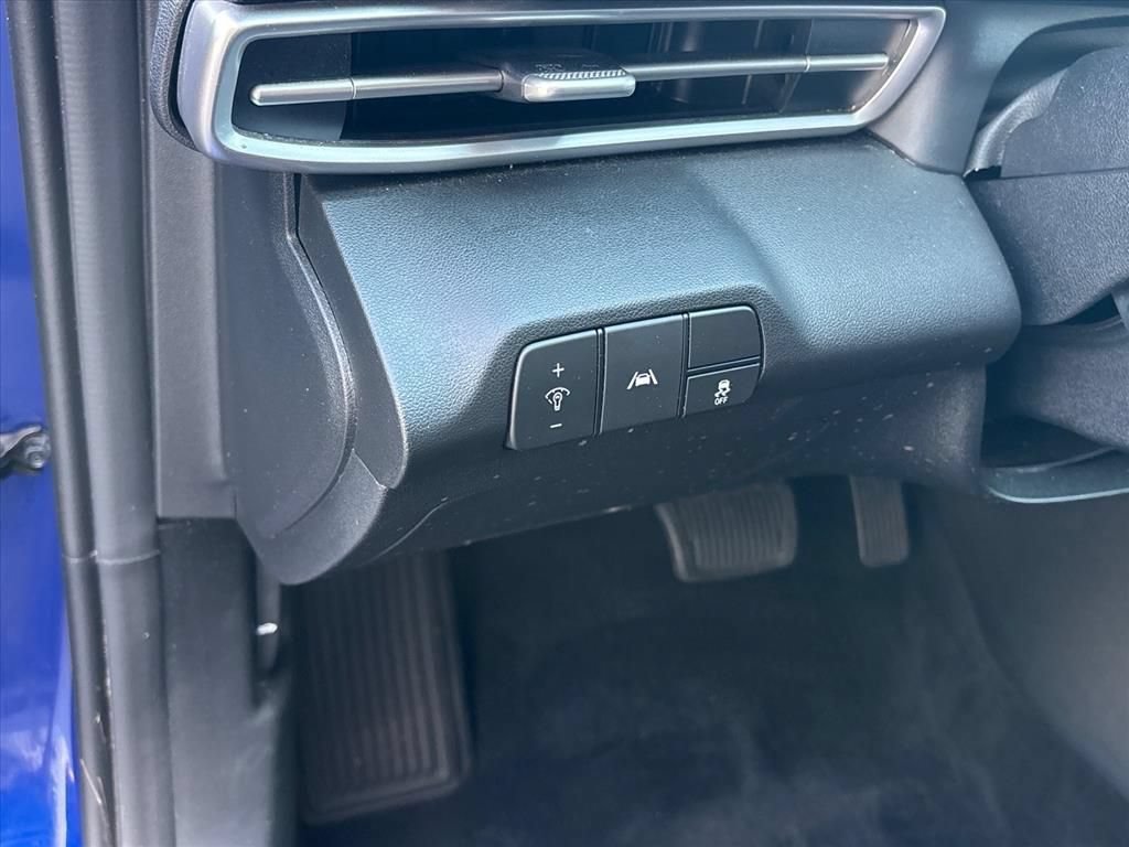 Used 2023 Hyundai Elantra SEL w/ Convenience Package FWD image 7