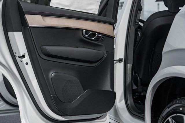 New 2026 Volvo XC90 B6 Plus w/ Protection Package Premier image 35
