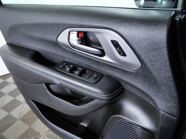 Used 2025 Chrysler Pacifica Select FWD image 25