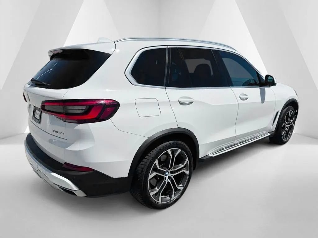 Used 2022 BMW X5 xDrive40i w/ Premium Package AWD/4WD image 7