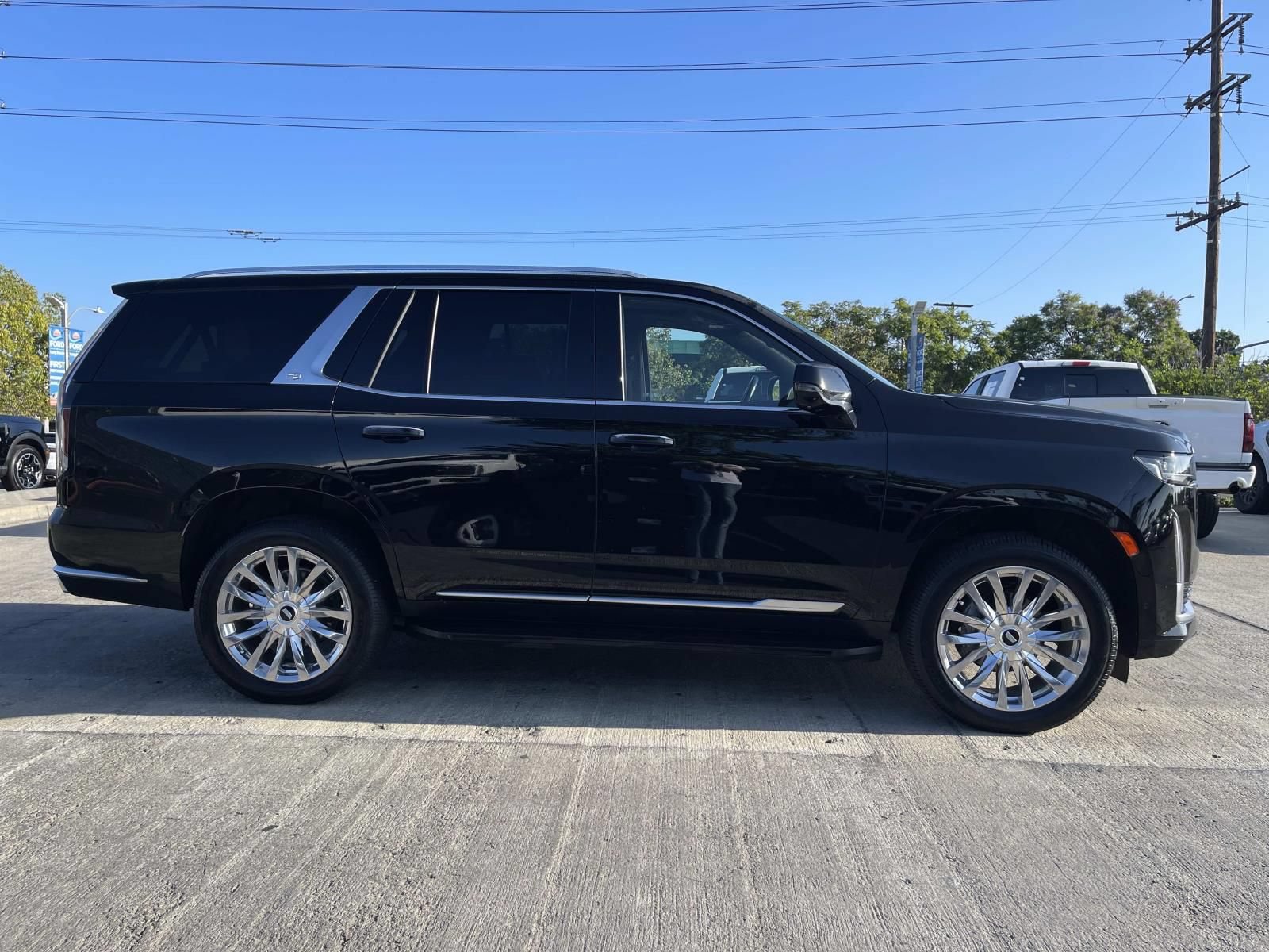 Used 2024 Cadillac Escalade Premium Luxury RWD image 2