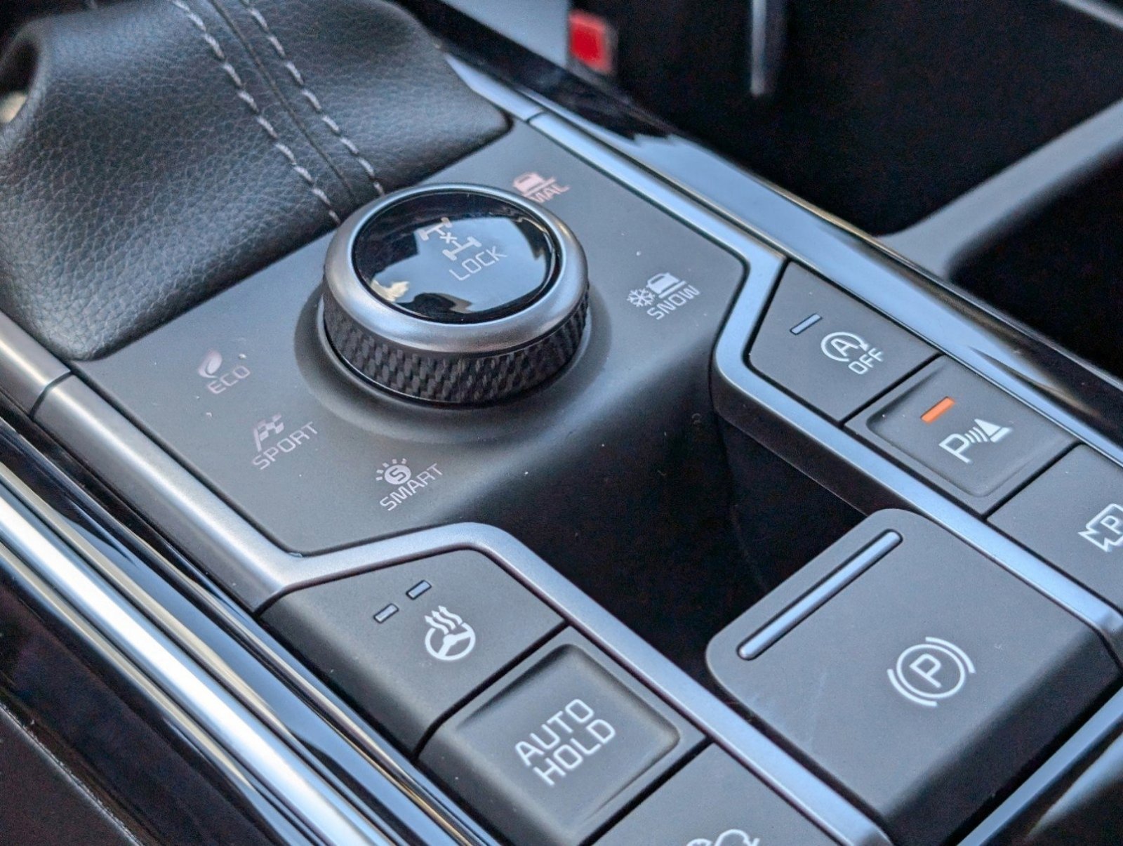 Used 2024 Kia Sorento SX Prestige w/ Olive Brown Leather Package image 27