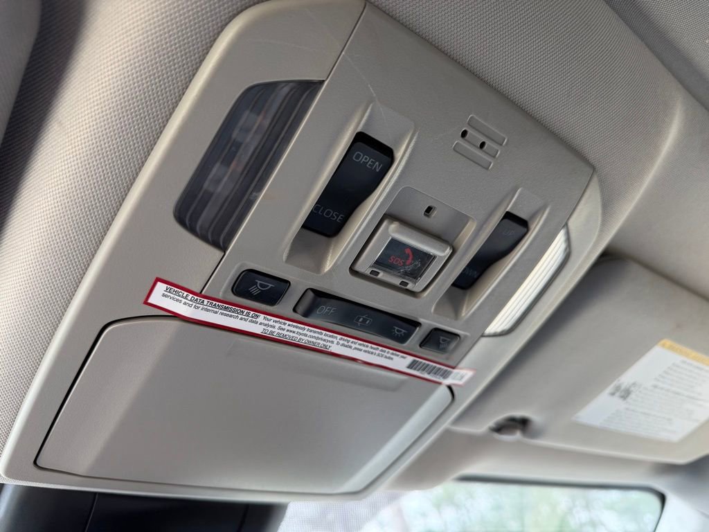 Used 2020 Toyota Highlander Limited image 21