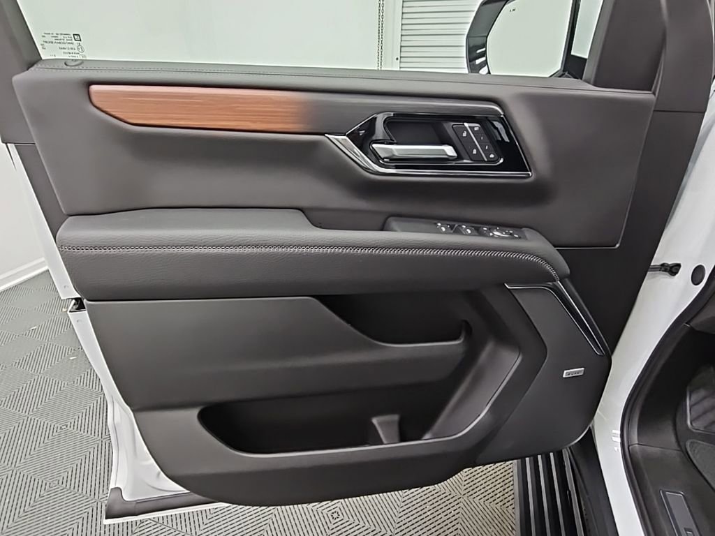 New 2026 GMC Yukon Denali w/ Sun & Power Step Package AWD/4WD image 32