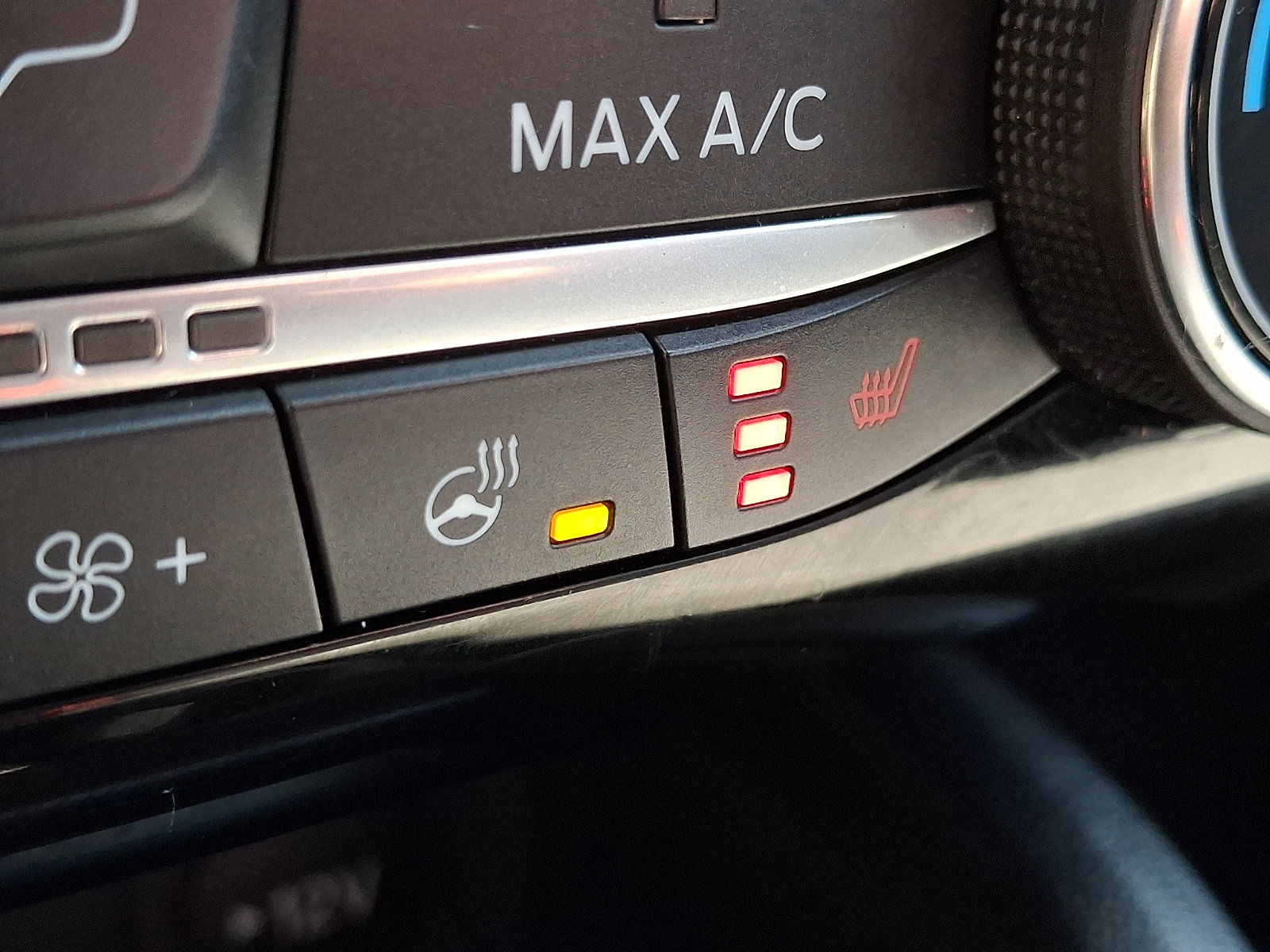 Certified 2022 Ford Escape SE w/ SE Sport Appearance Package image 25