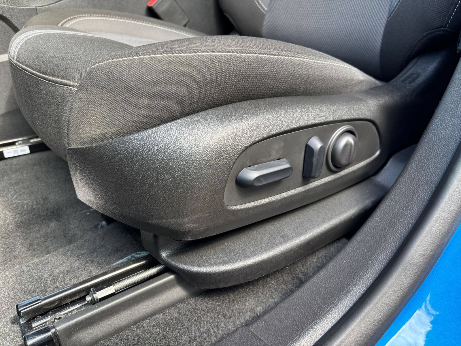 Used 2026 Chevrolet Blazer LT FWD image 21