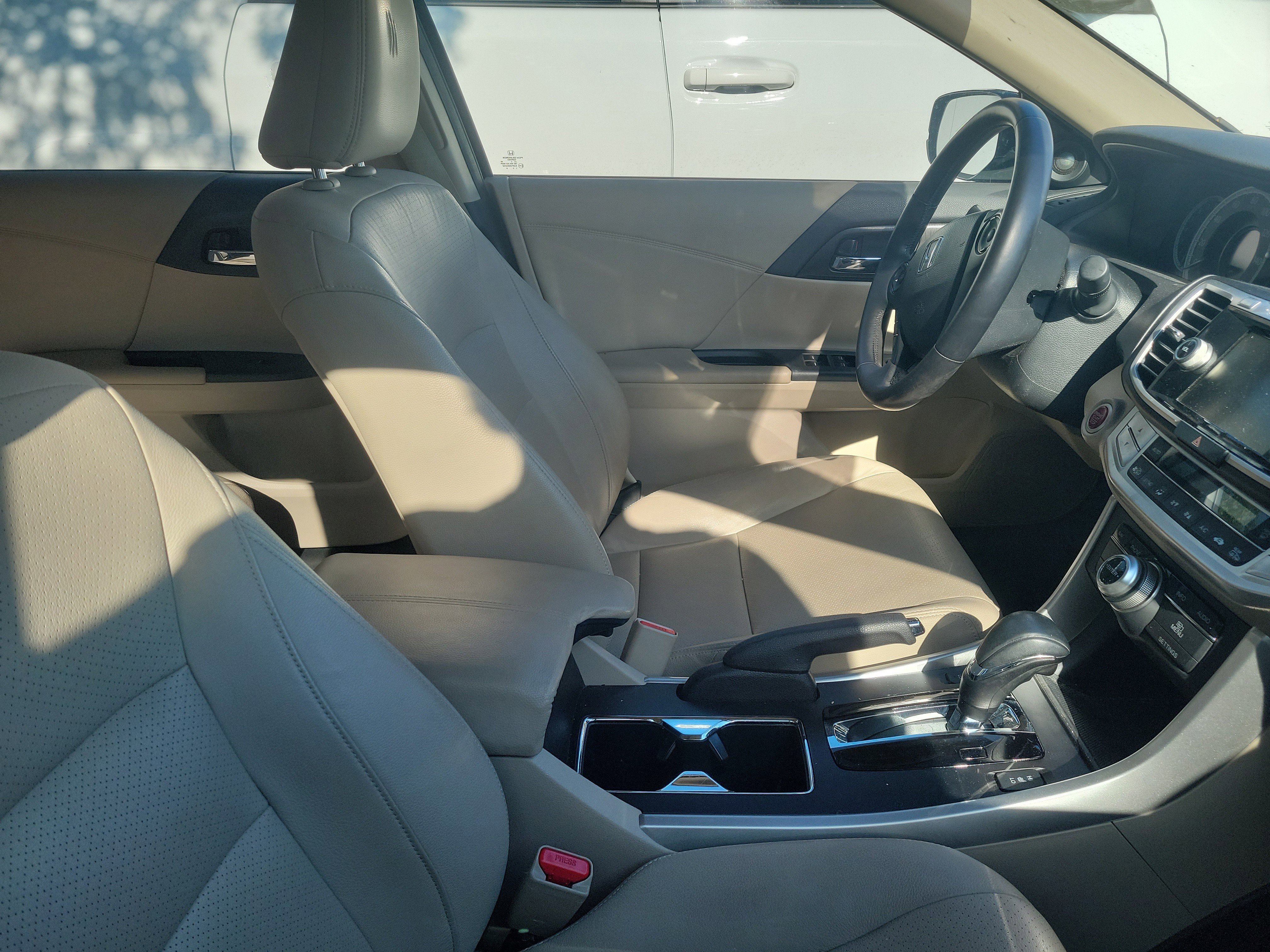 Used 2014 Honda Accord EX-L image 10