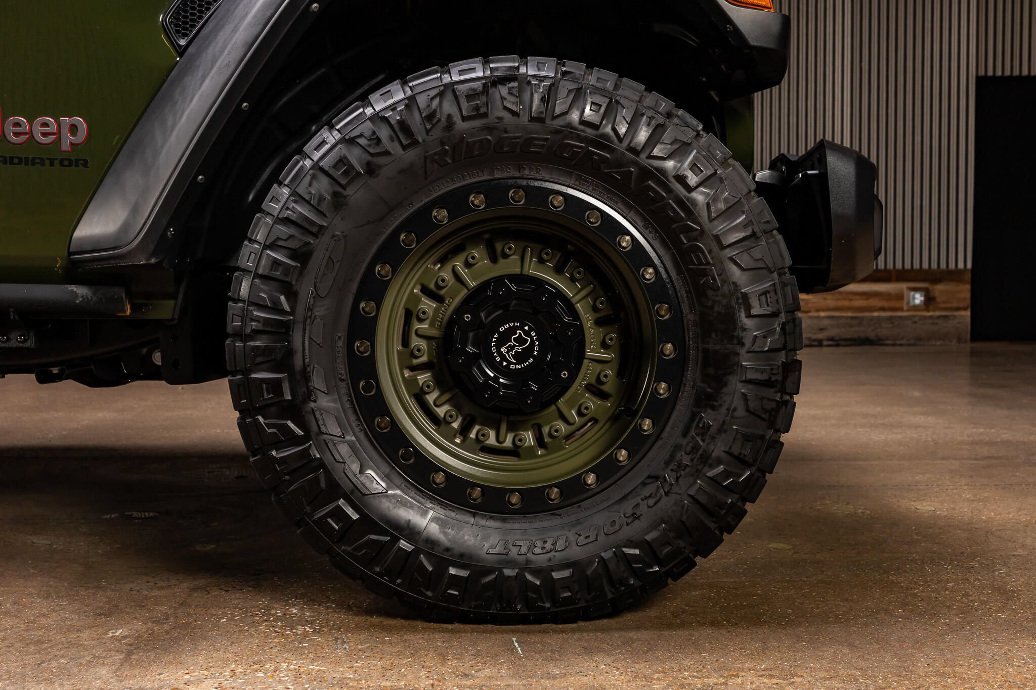 Used 2022 Jeep Gladiator Rubicon w/ LED Lighting Group AWD/4WD image 11