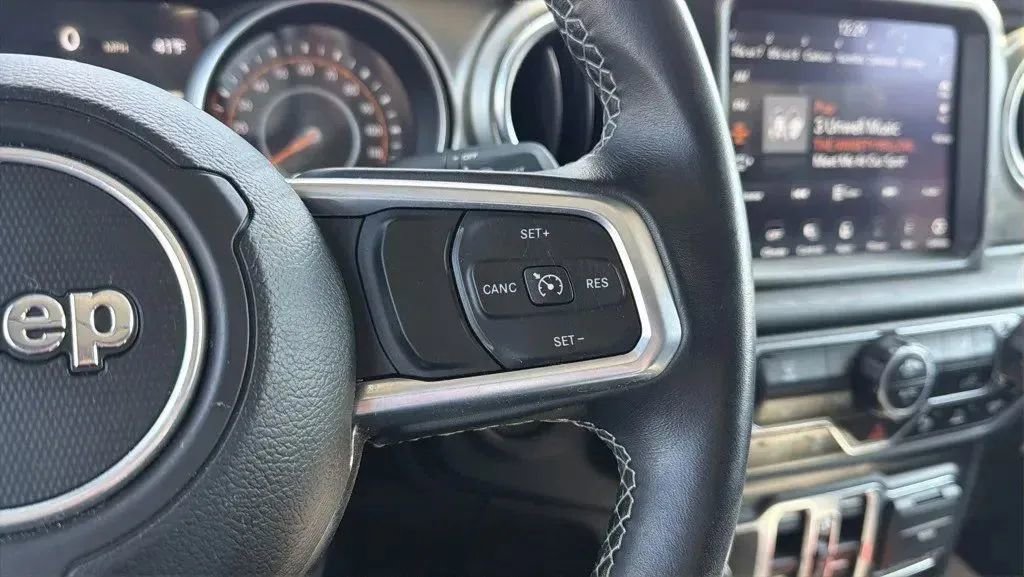 Used 2021 Jeep Gladiator Overland w/ Uconnect 4C Nav & Sound Group AWD/4WD image 17