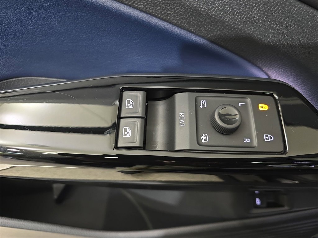 Used 2025 Volkswagen ID.4 Pro S Plus image 31