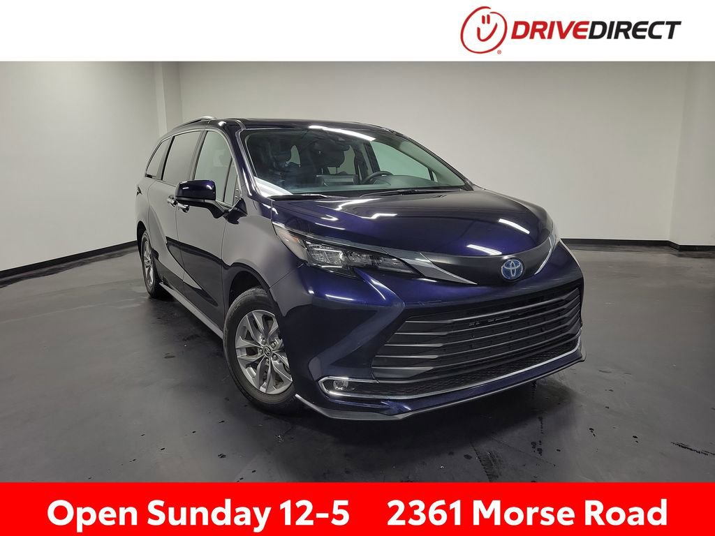 Used 2024 Toyota Sienna XLE AWD/4WD image 1