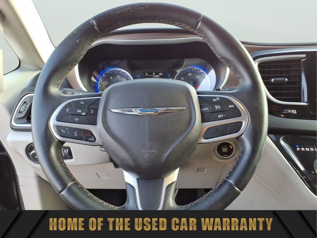 Used 2017 Chrysler Pacifica Touring-L image 19