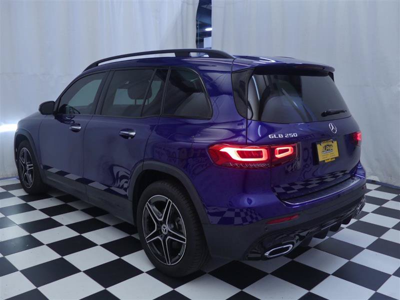 Used 2023 Mercedes-Benz GLB 250 w/ AMG Line image 5