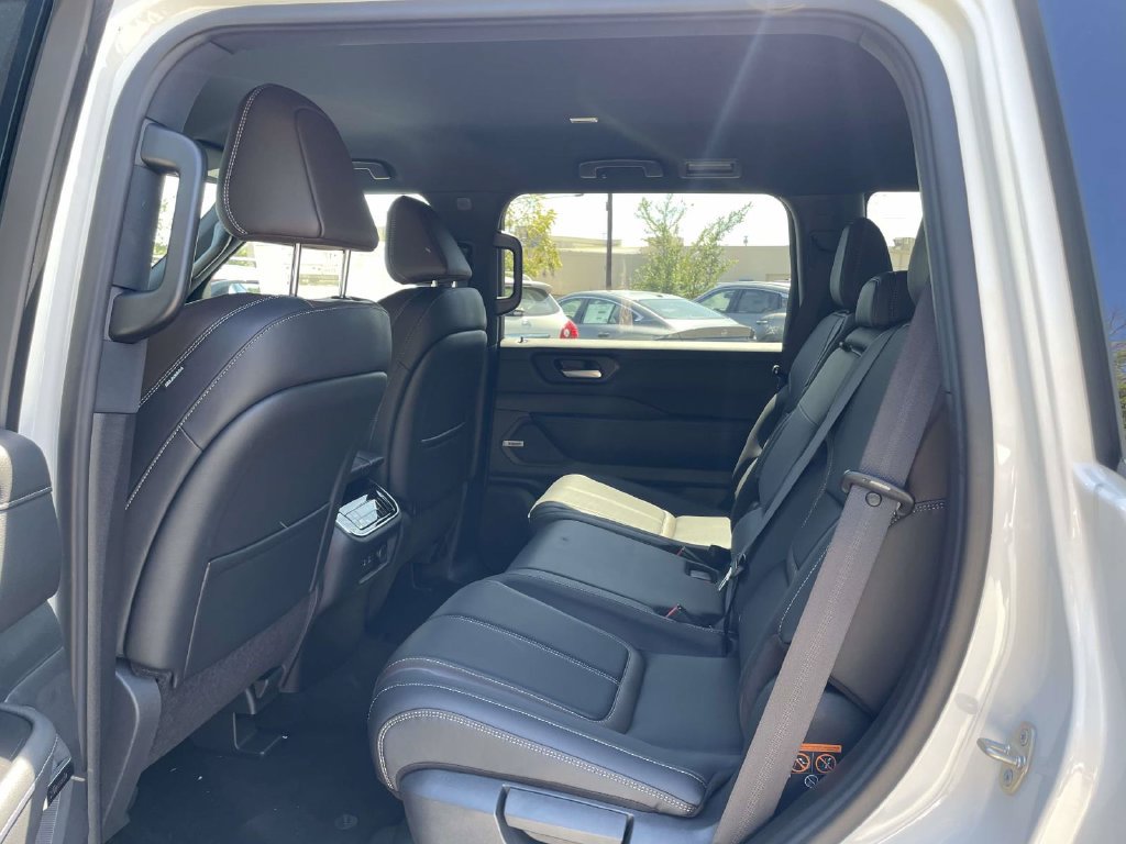 New 2026 Nissan Armada SL AWD/4WD image 10