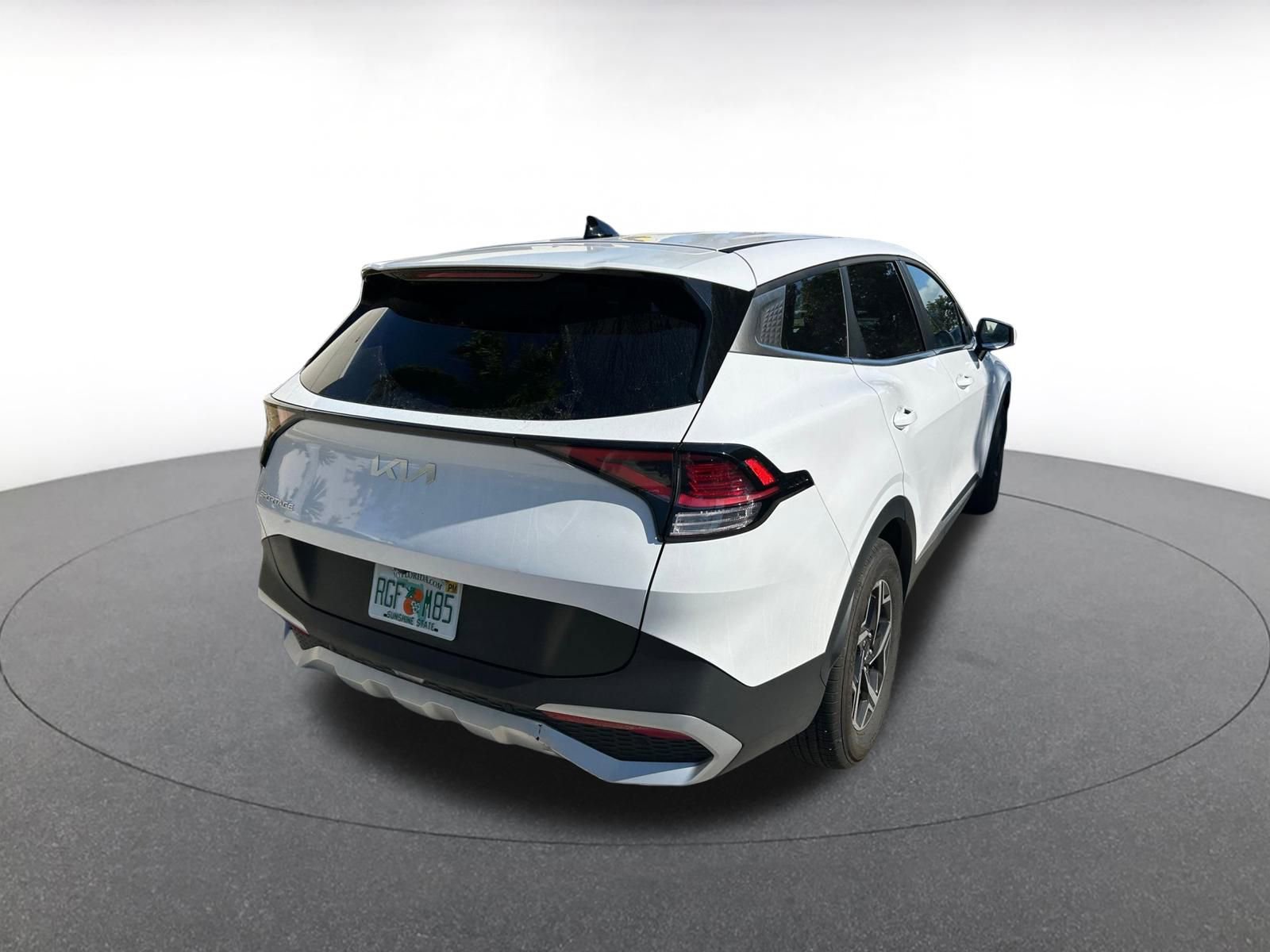 Used 2025 Kia Sportage LX image 8