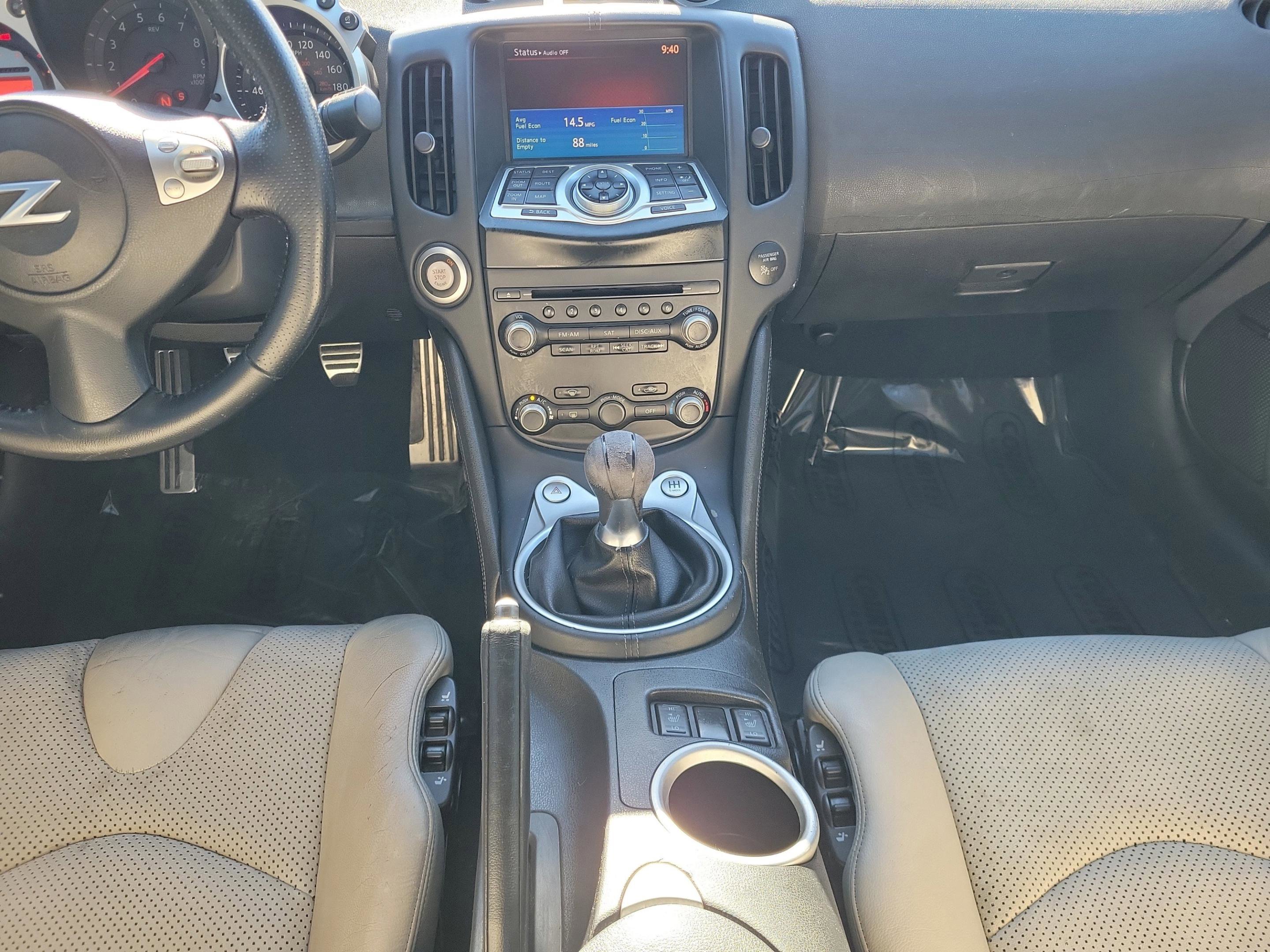 Used 2011 Nissan 370Z Touring w/ Sport Pkg image 13