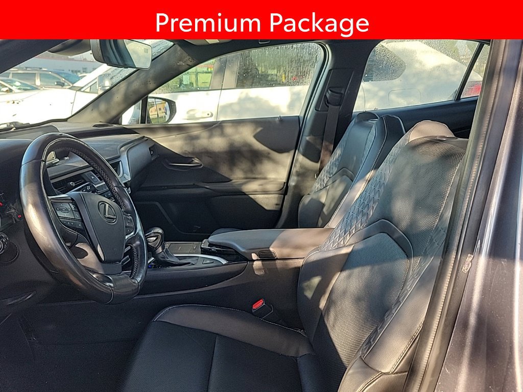 Used 2019 Lexus UX 200 w/ Premium Package FWD image 6