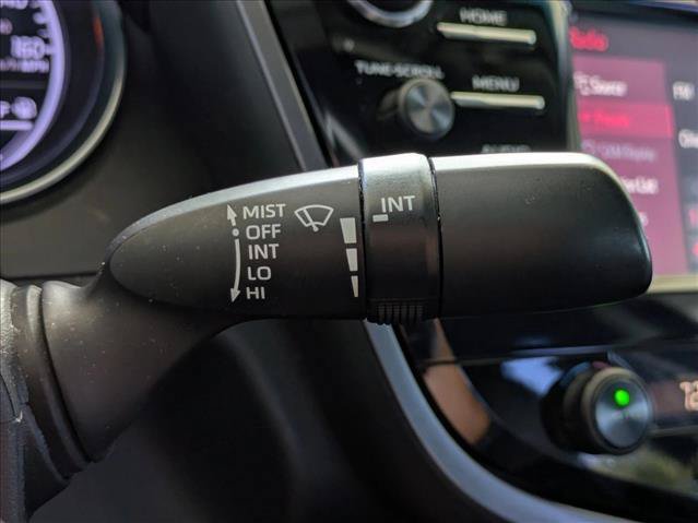 Used 2020 Toyota Camry SE FWD image 8