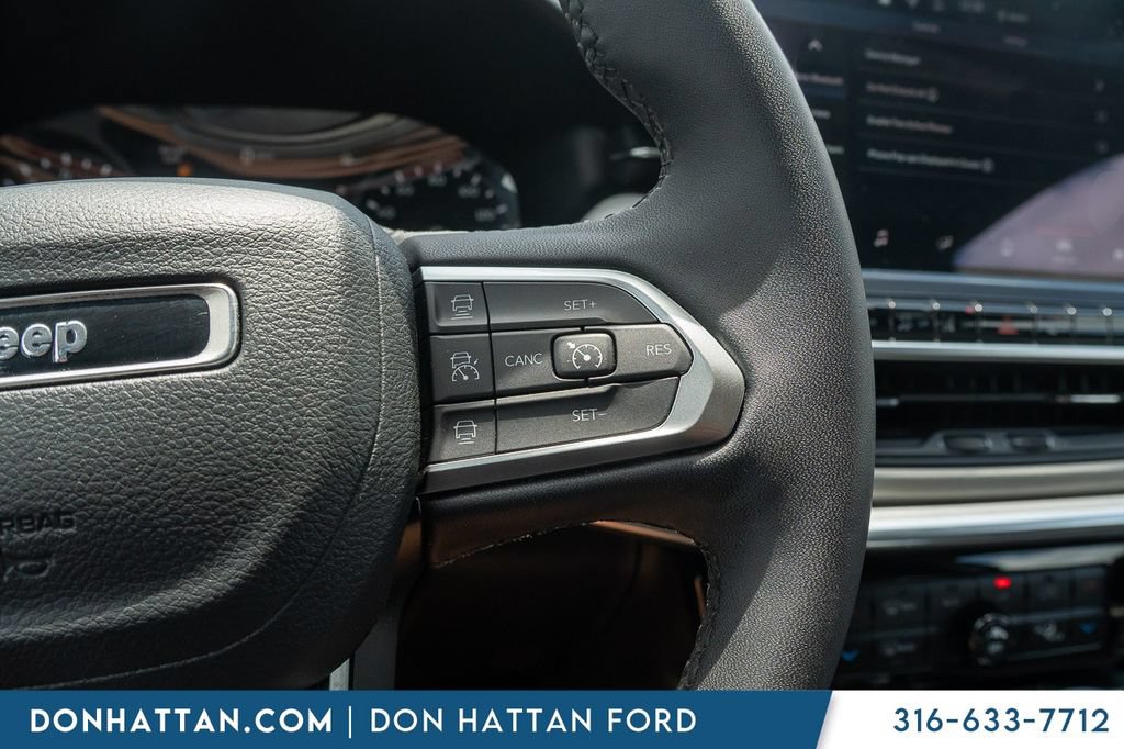 Used 2024 Jeep Compass Limited AWD/4WD image 12