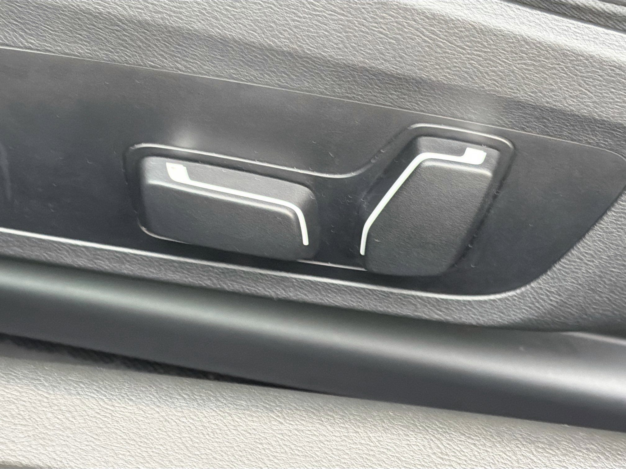 Used 2025 BMW 230i Coupe w/ M Sport Package image 23