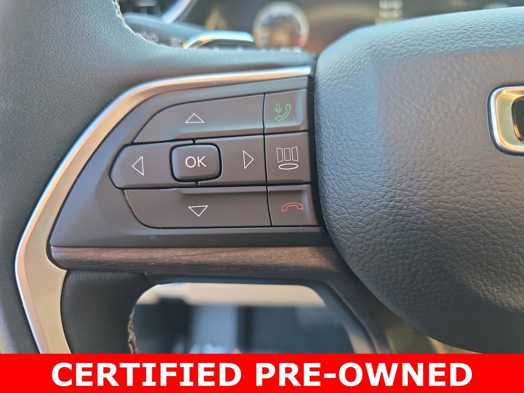 Used 2025 Jeep Grand Cherokee Limited w/ Black Appearance Package image 17