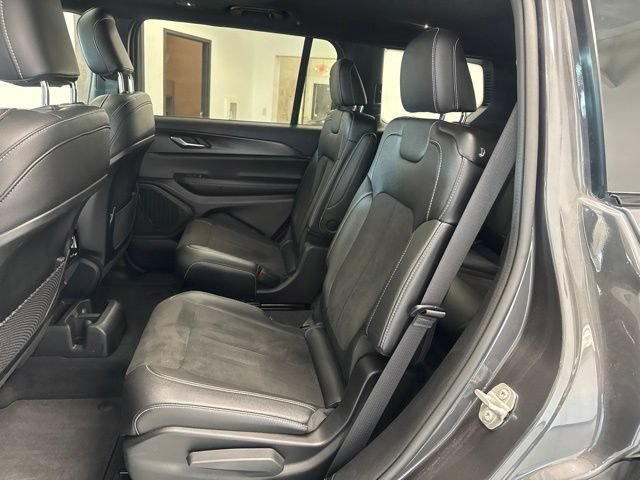 Used 2024 Jeep Grand Cherokee L Altitude AWD/4WD image 23