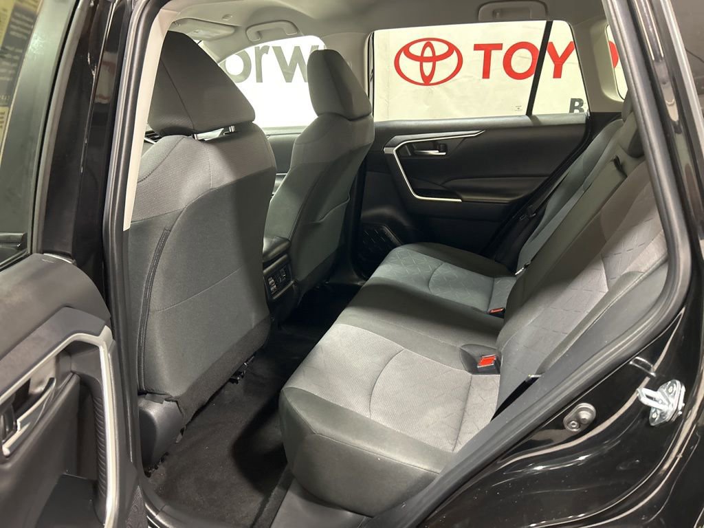 Used 2025 Toyota RAV4 XLE image 19