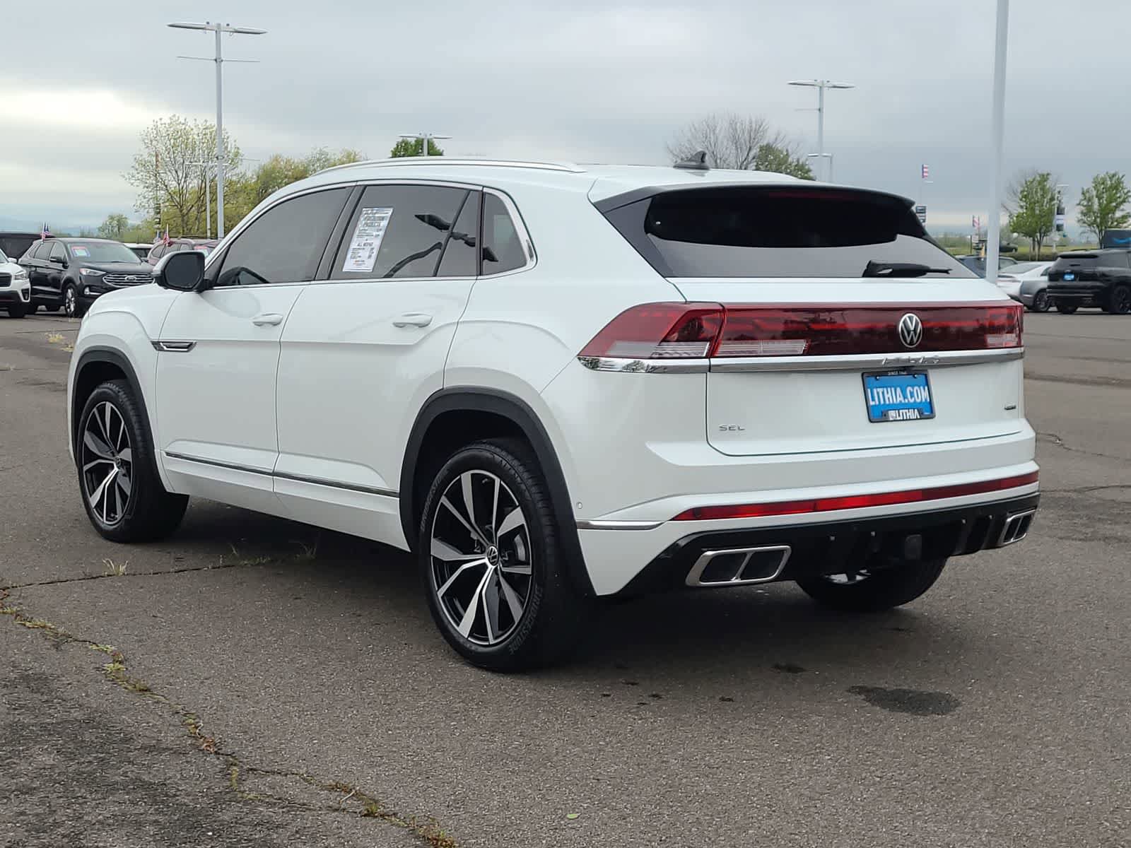 Used 2025 Volkswagen Atlas Cross Sport SEL Premium R-Line AWD/4WD image 12