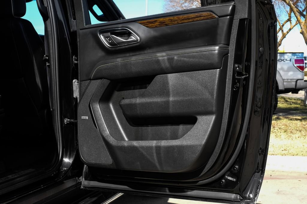 Used 2024 Chevrolet Suburban Premier image 45