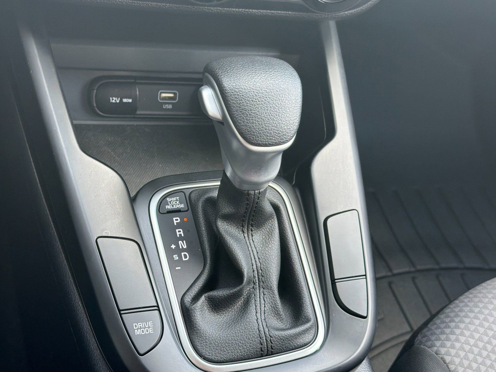 Used 2024 Kia Soul LX w/ Option Group 015 FWD image 22