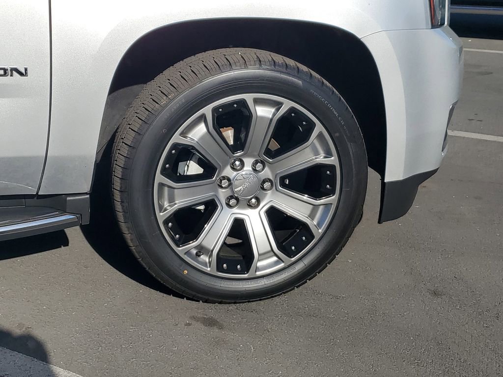 Used 2017 GMC Yukon SLT w/ Open Road Package image 5