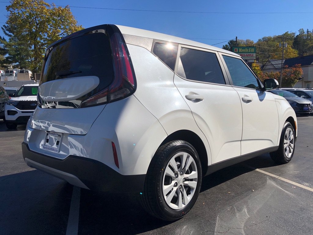 Used 2024 Kia Soul LX FWD image 6