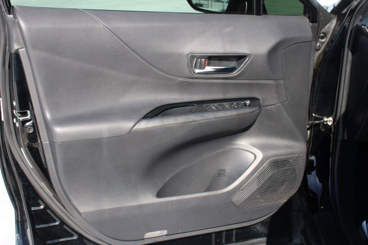 Used 2021 Toyota Venza LE image 10