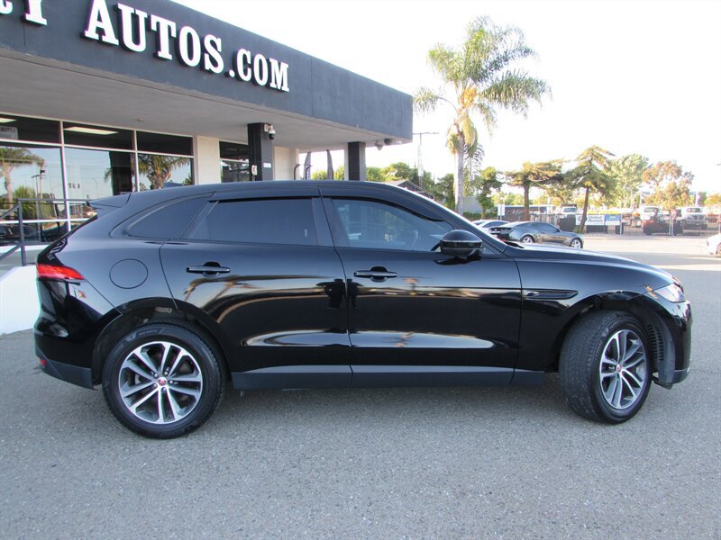 Used 2017 Jaguar F-PACE Premium AWD/4WD image 10