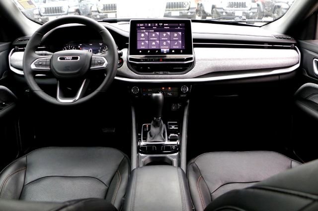 Used 2023 Jeep Compass Latitude AWD/4WD image 27