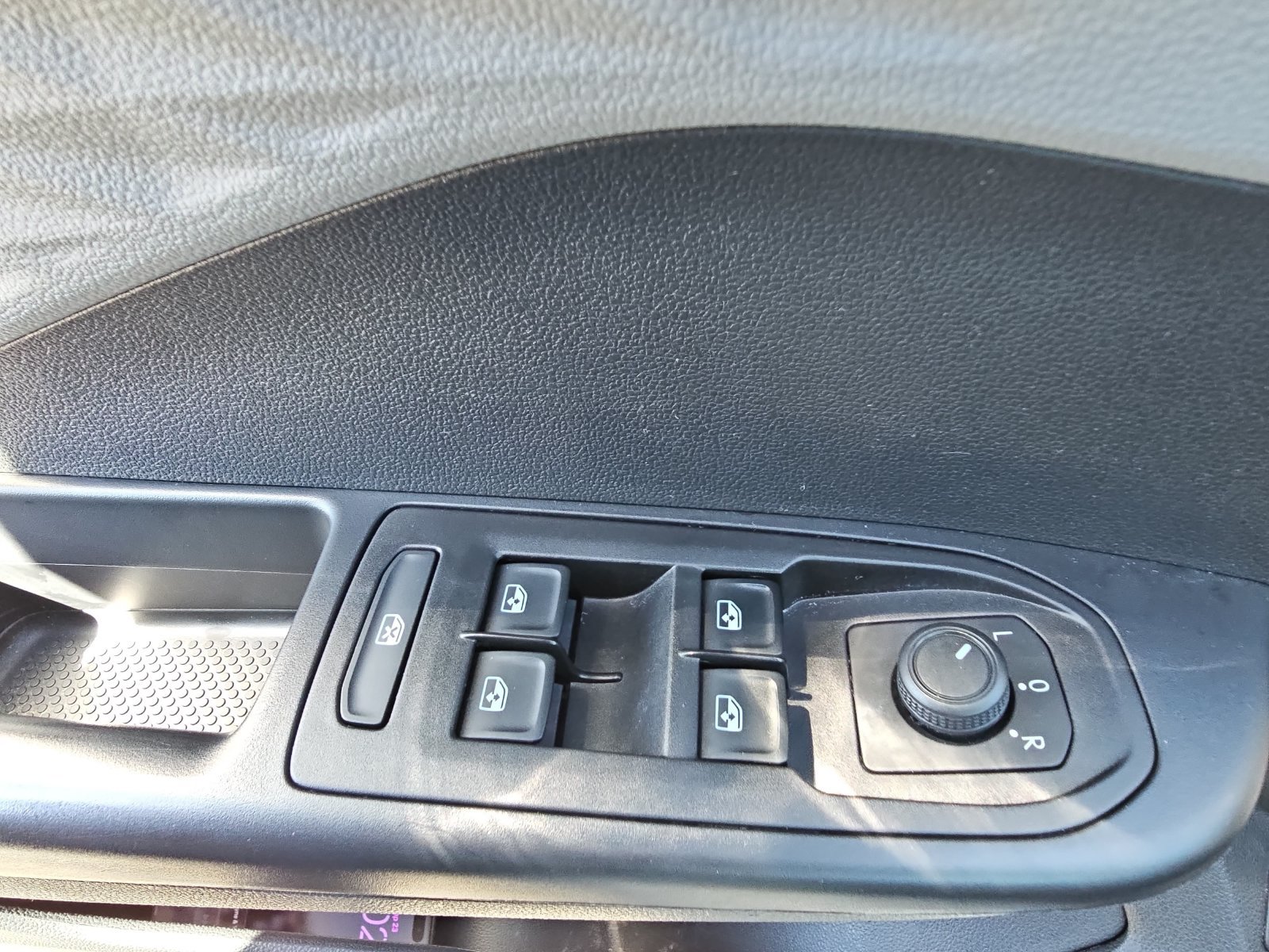 Used 2023 Volkswagen Taos S FWD image 26