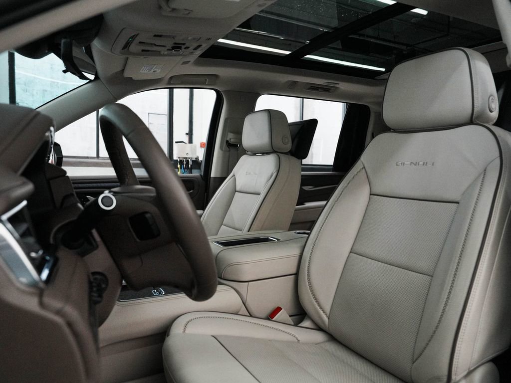 Used 2024 GMC Yukon XL Denali w/ Advanced Technology Package image 26