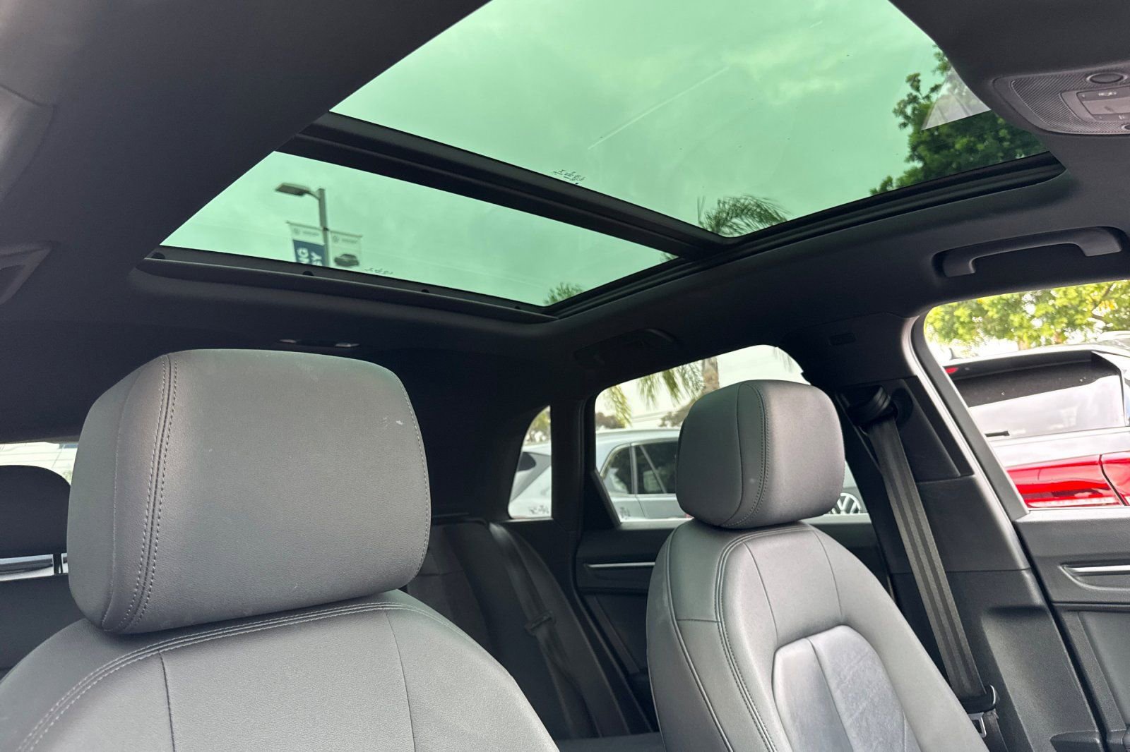 Used 2020 Audi Q3 2.0T Premium Plus w/ Premium Plus Package image 16