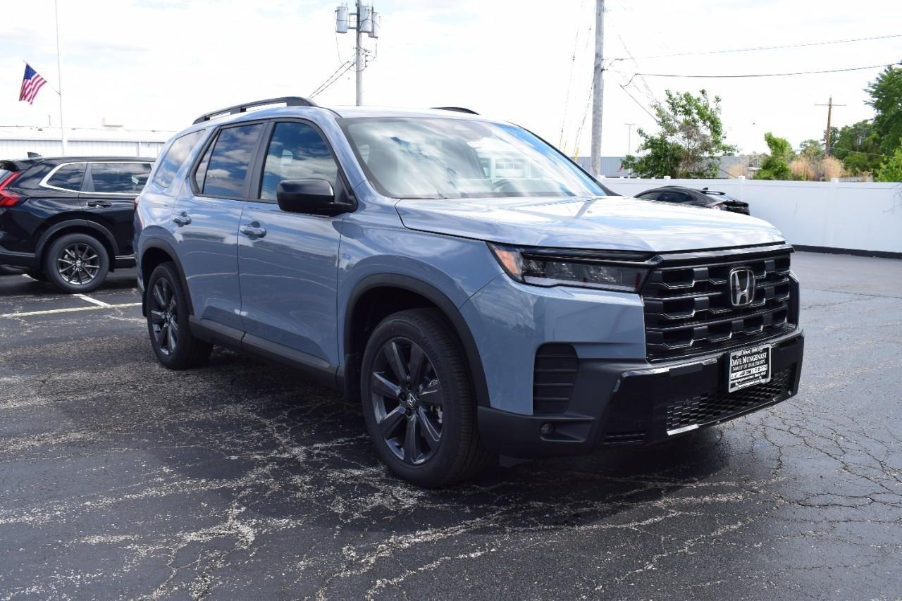 New 2026 Honda Pilot Sport image 2