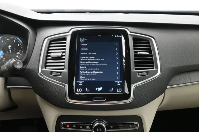 Used 2020 Volvo XC90 T6 Momentum w/ Protection Package Premier AWD/4WD image 17