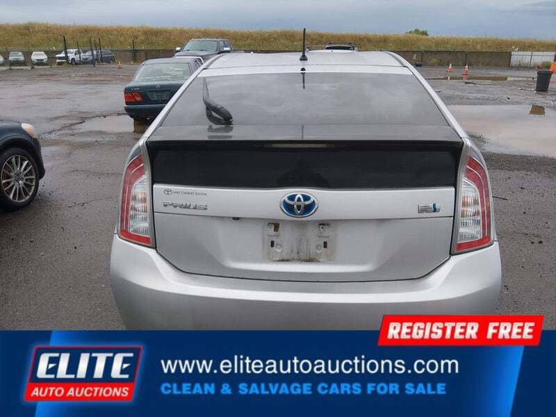 Used 2015 Toyota Prius Two FWD image 32
