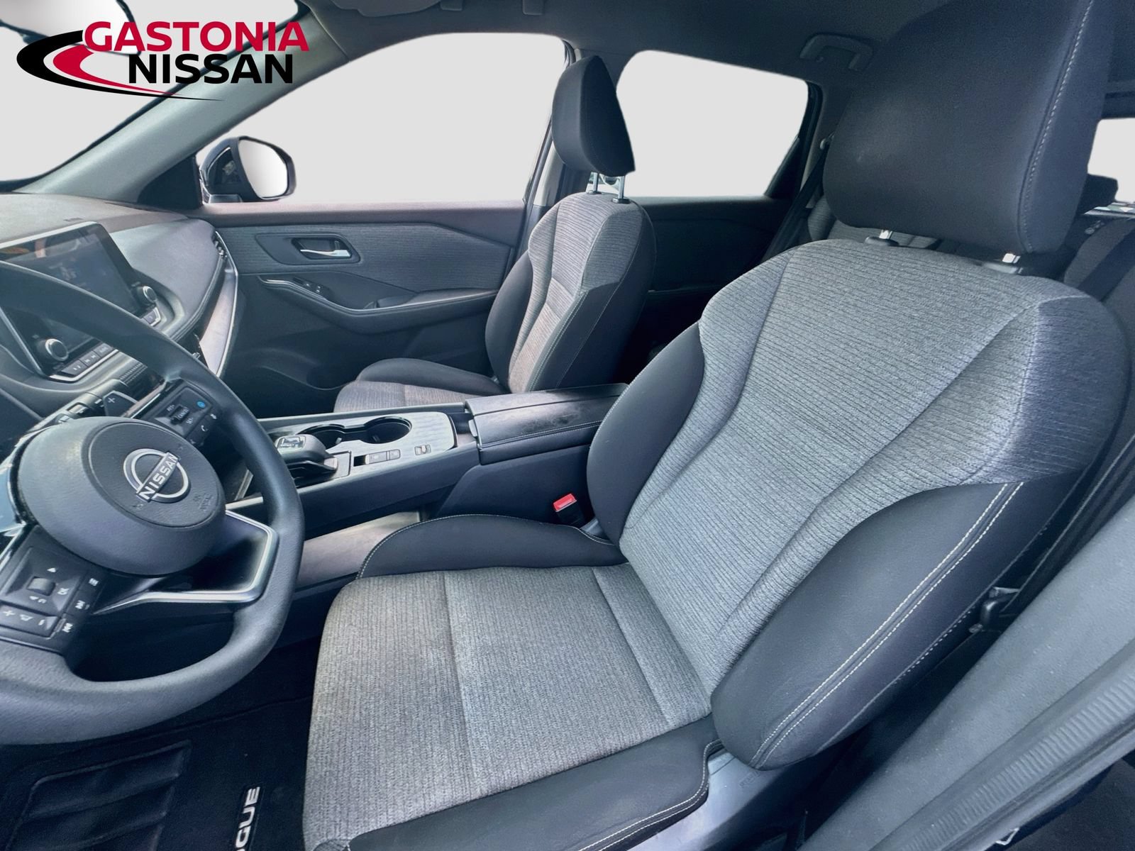 Used 2022 Nissan Rogue SV FWD image 26