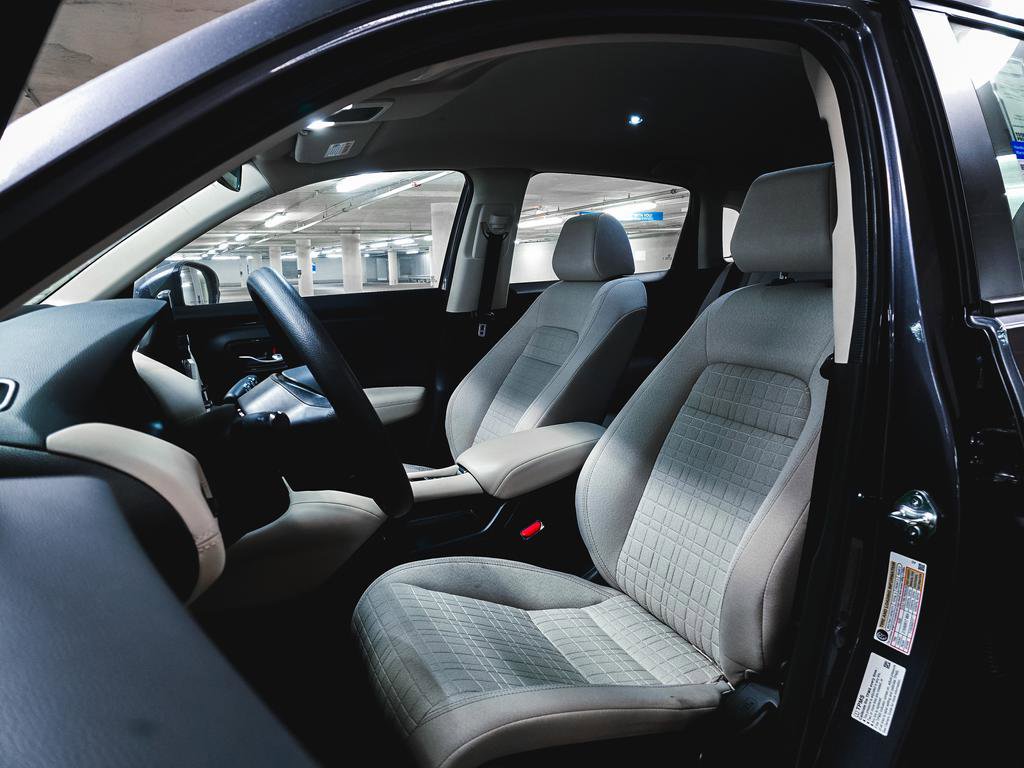 Certified 2024 Honda HR-V LX image 17