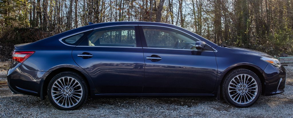 Used 2017 Toyota Avalon Limited FWD image 6