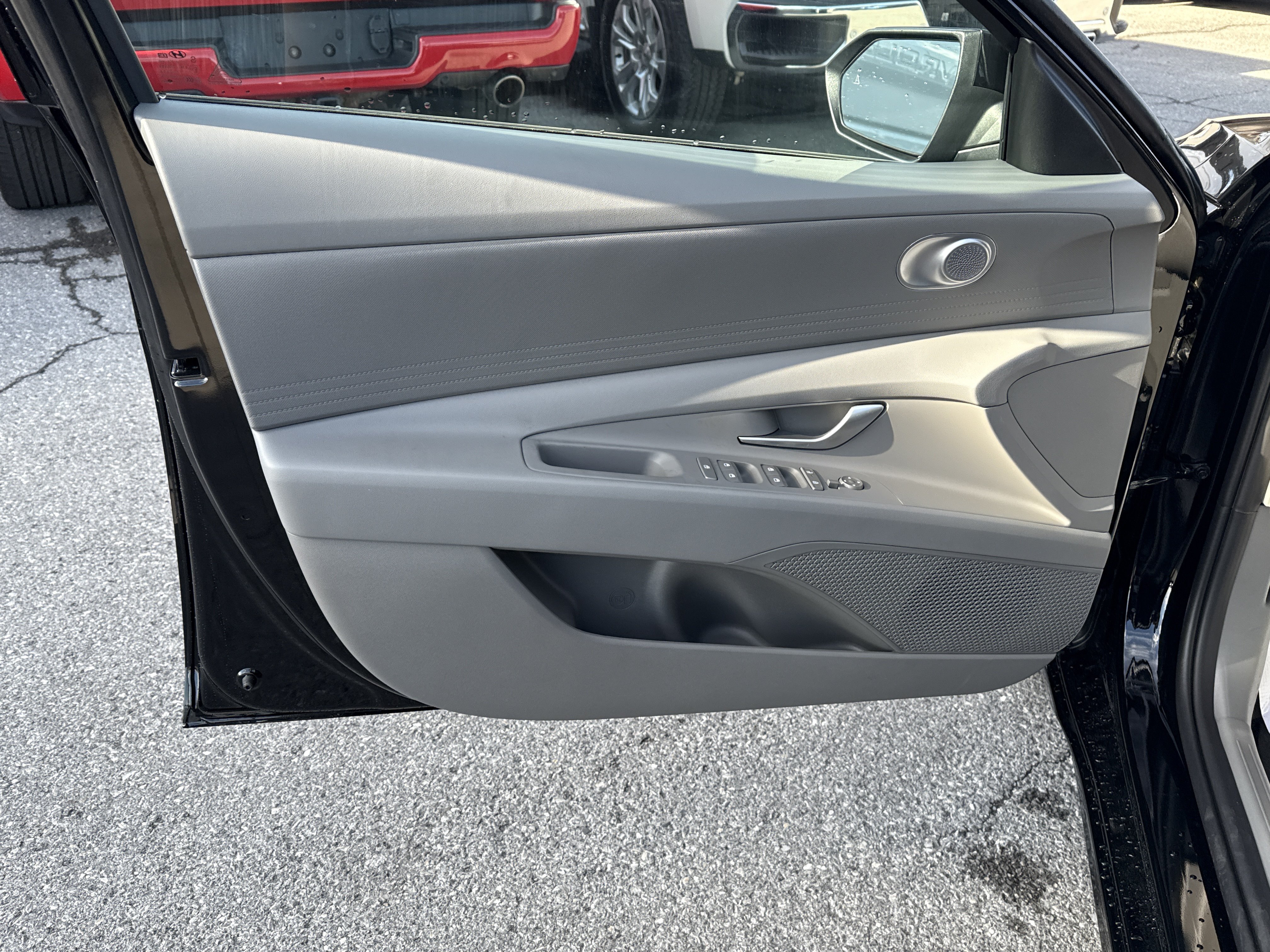 New 2026 Hyundai Elantra Hybrid FWD image 13
