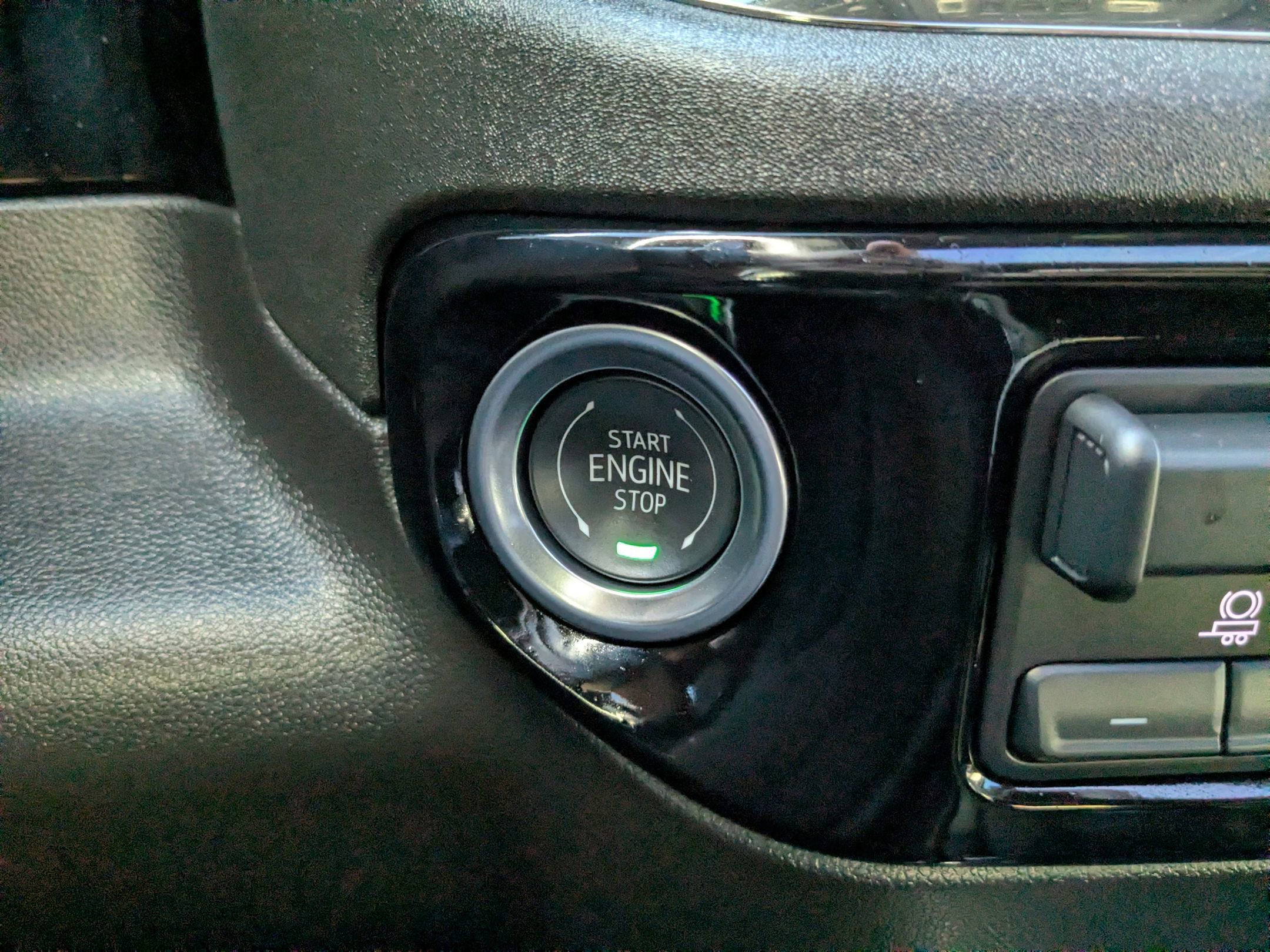 Used 2025 Chevrolet Silverado 1500 ZR2 w/ Technology Package image 18