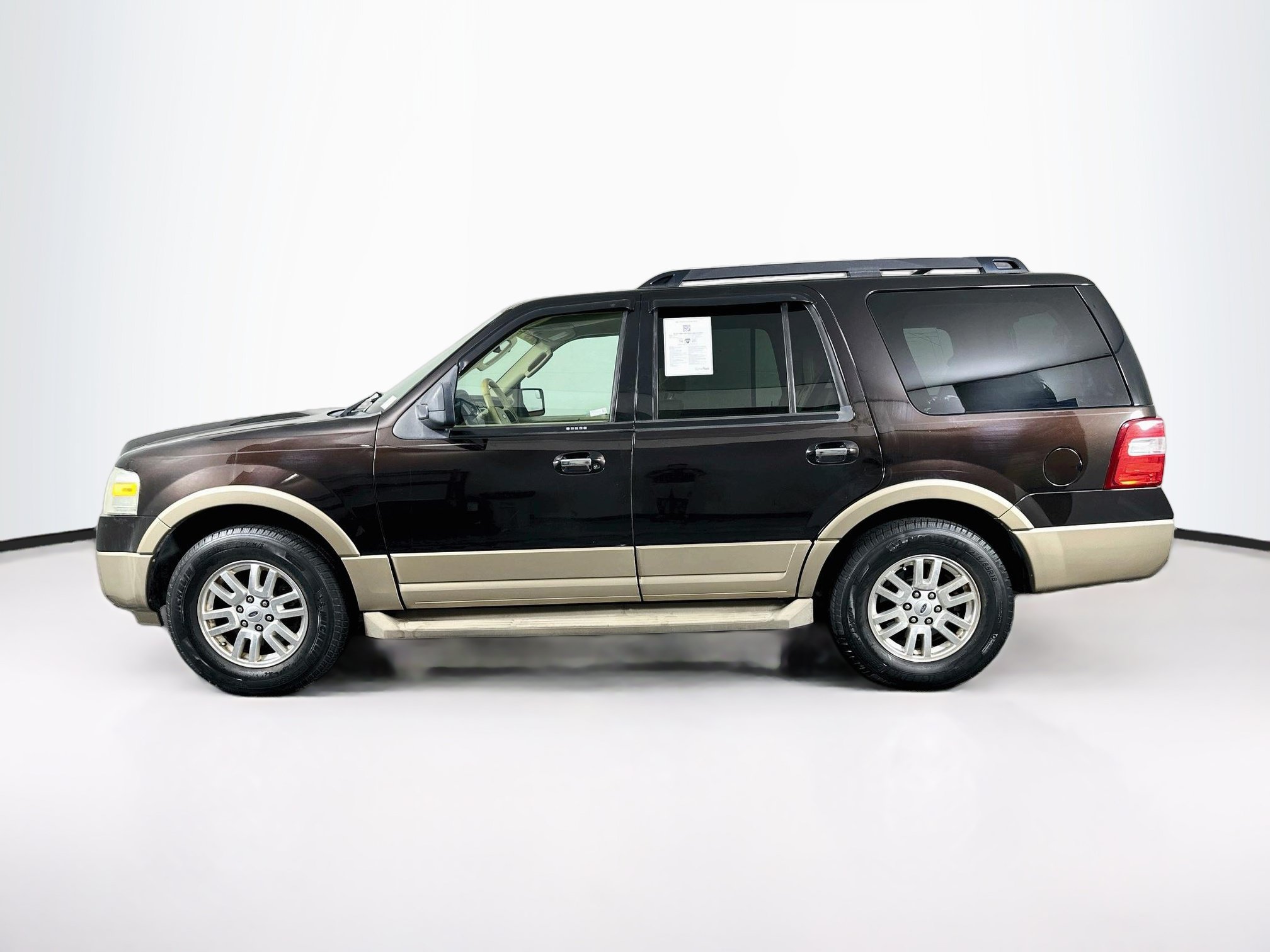 Used 2013 Ford Expedition XLT RWD image 4